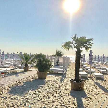 Ferienwohnung Mamaia Nord Năvodari Exterior foto